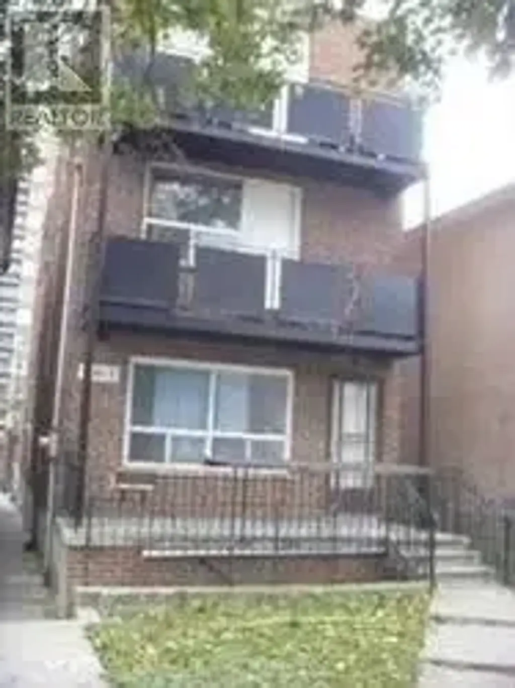 2 - 2015 Davenport Road, Toronto (Weston-Pellam Park)